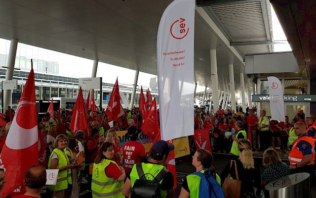 Flughafen Zürich: Protestbesuch bei der Swissport-Leitung