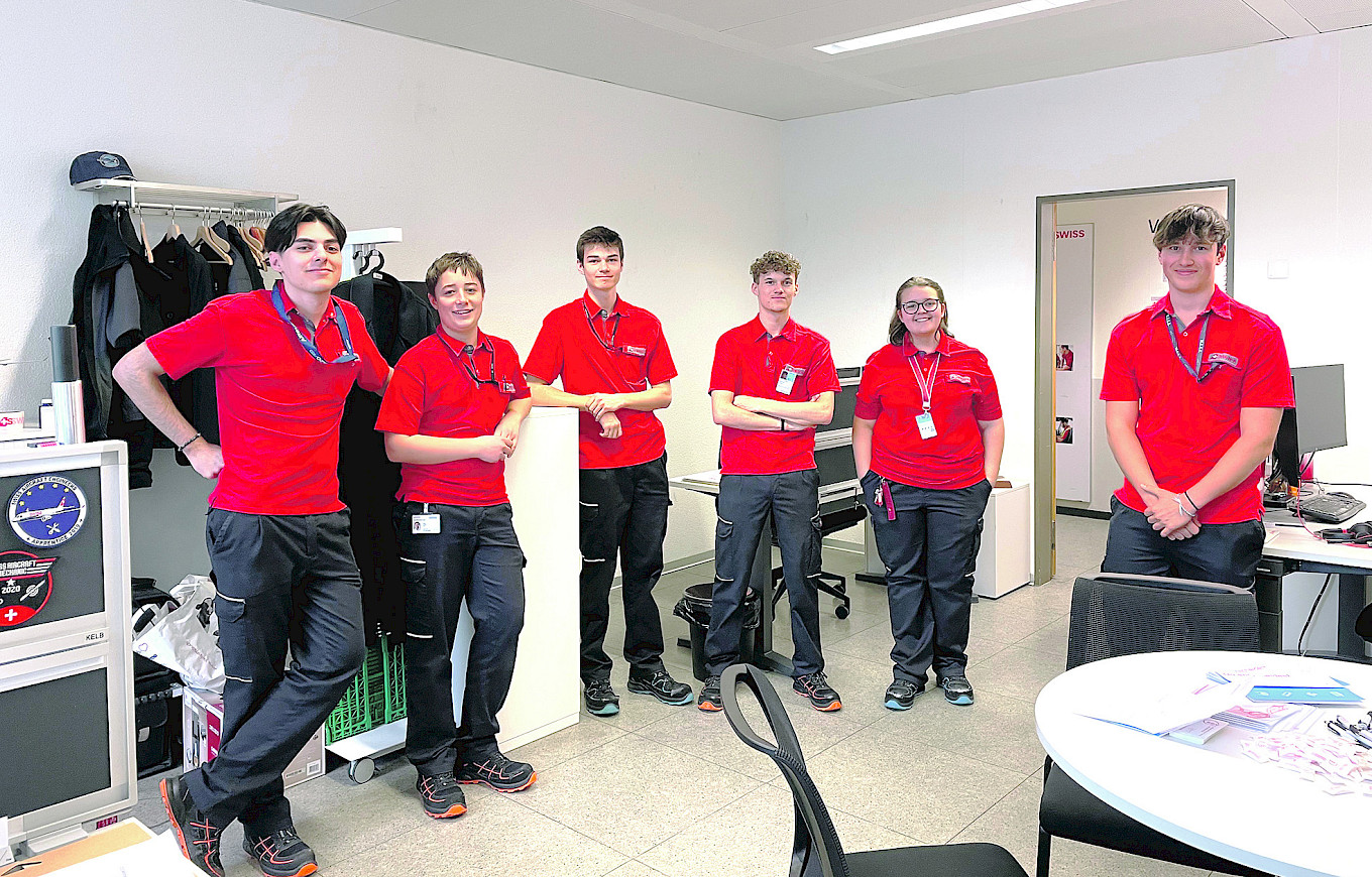 Am 1. März war SEV-GATA beim Personal von Swiss Technik am Flughafen Zürich präsent – hier zum Beispiel in der Lernwerkstatt im T14. Zur Sprache kamen an dem Tag auch die Arbeitszeitthemen.
